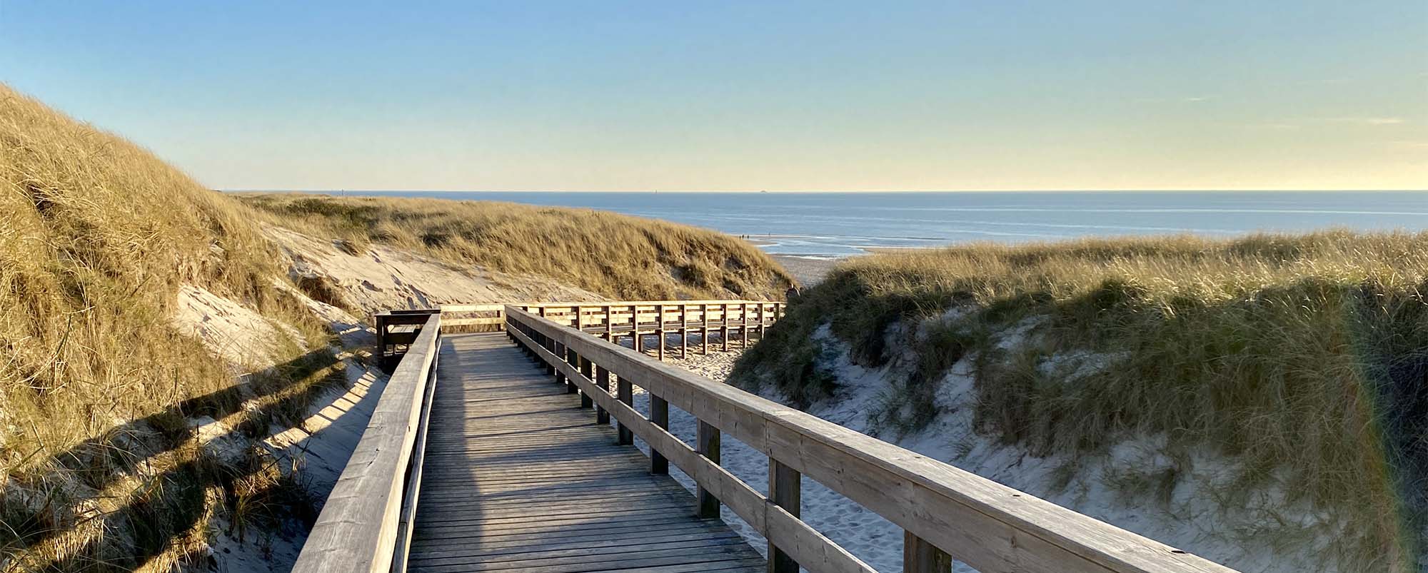 Strandzugang in Wenningstedt auf Sylt mit Blick auf die Nordsee
