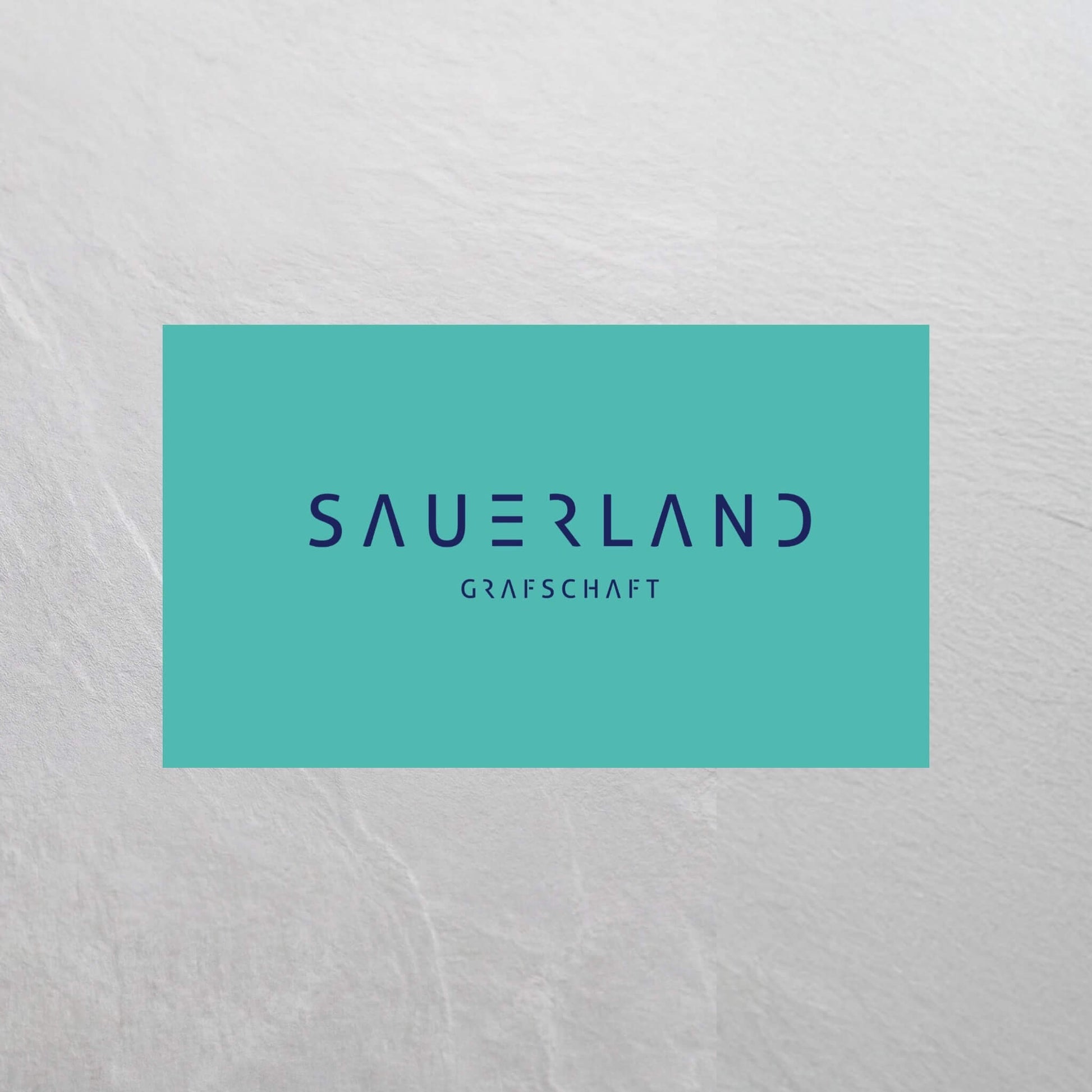 Sauerland Fahne in türkis mit dunkelblauem Aufdruck Sauerland Grafschaft